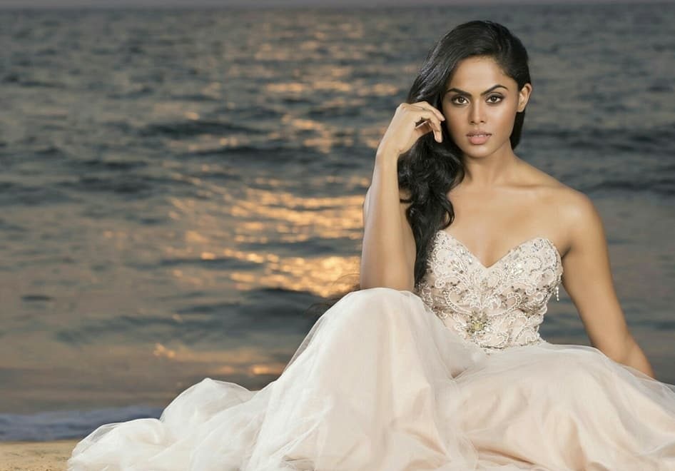 Karthika Nair Images 12 e1527598094839