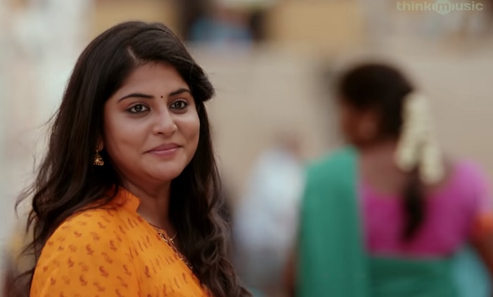 Manjima Mohan in Devarattam