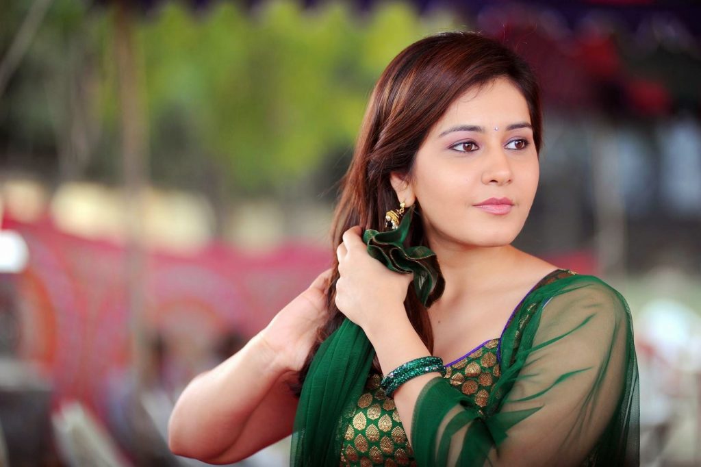 Actress Rashi Khanna Latest Photo Gallery 019