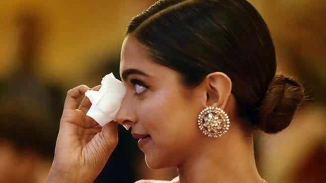 deepika crying 1