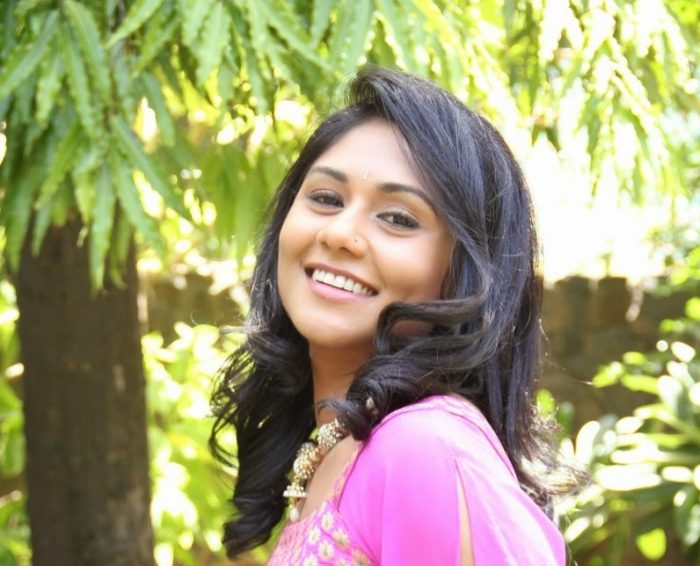 Punnagai Poo Geetha latest stills 1 e1579157377675